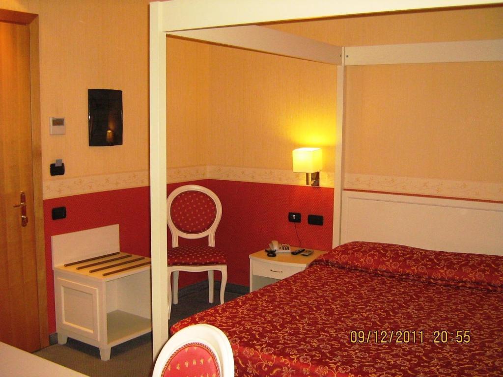 Hotel Mosca Monza Cameră foto